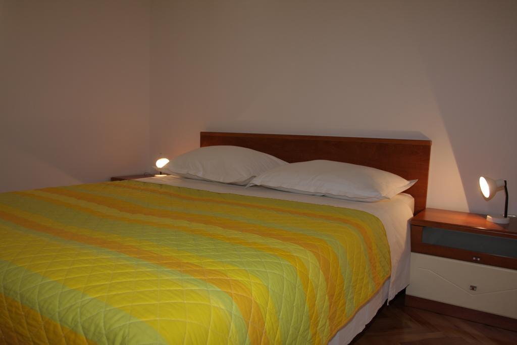 Apartments Ante Makarska Habitación foto